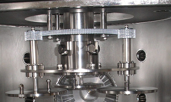 Планетарные механизмы вращения подложек в вакуумных напылительных системах. Вращение вокруг оси изделия (подложки) и оси камеры. 
Материал: нержавеющая сталь.