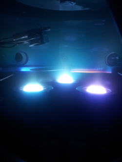 Работа планарных круглых магнетронов со сбалансированной магнитной системе в вакуумной напылительной установке VSM Работа планарных круглых магнетронов со сбалансированной магнитной системе в вакуумной напылительной установке VSM